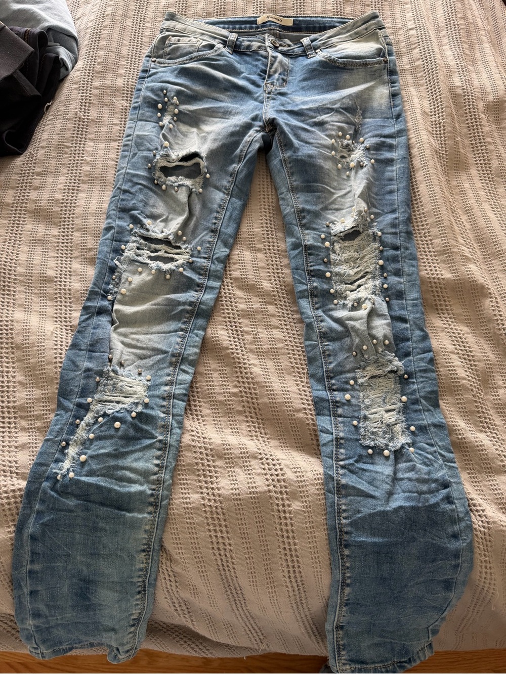 Women’s Distressed Pearl-Embellished Blue Jeans